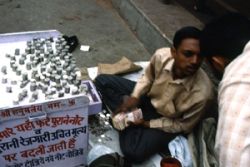 Money changer in Agra (India) 